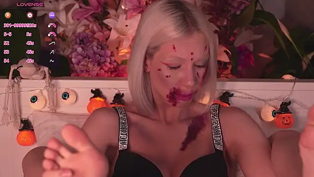 RanyThomson online show from October 31, 2025, 5:03 pm