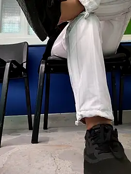 Snapshot of shannon_kinne_ chatting on November 14, 2025, 2:05 pm shannon kinne online show from November 14, 2025, 2:05 pm