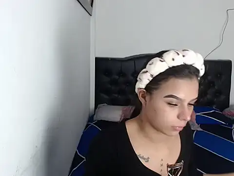 Snapshot of linnaskinyy chatting on November 30, 2025, 6:17 am linnaskinyy online show from November 30, 2025, 6:17 am