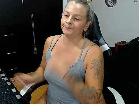 Snapshot of perlagoloza05 chatting on October 24, 2025, 3:36 am perlagoloza05 online show from October 24, 2025, 3:36 am