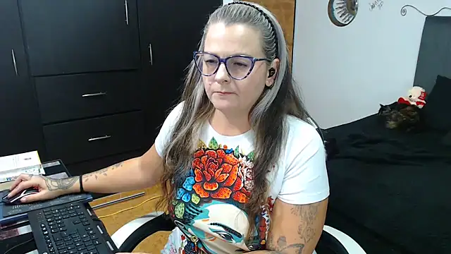 Snapshot of perlagoloza05 chatting on October 28, 2025, 3:43 am perlagoloza05 online show from October 28, 2025, 3:43 am