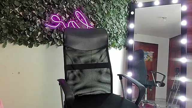 Snapshot of Samanta_Ortiz chatting on November 25, 2025, 7:03 pm Samanta Ortiz online show from November 25, 2025, 7:03 pm