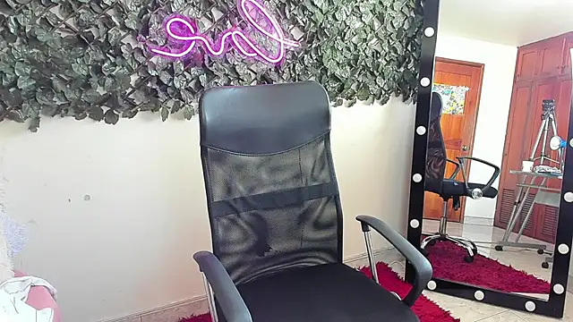 Snapshot of Samanta_Ortiz chatting on December 1, 2025, 7:19 pm Samanta Ortiz online show from December 1, 2025, 7:19 pm