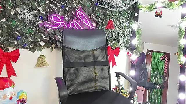 Snapshot of Samanta_Ortiz chatting on December 19, 2025, 7:21 pm Samanta Ortiz online show from December 19, 2025, 7:21 pm