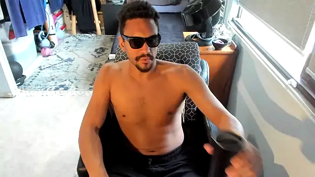 CassiusJohnson online show from October 9, 2025, 1:36 am