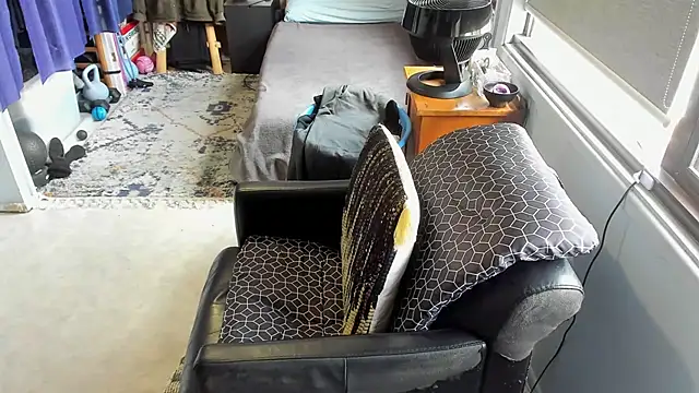 CassiusJohnson online show from October 30, 2025, 3:08 am