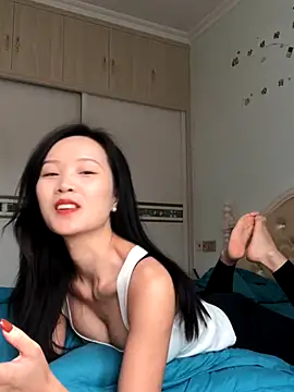 Mile-m online show from November 28, 2025, 3:42 am