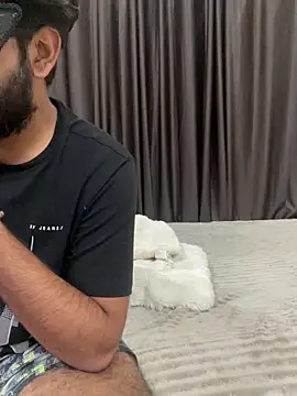 Snapshot of vickyandtania chatting on February 4, 2026, 4:57 pm vickyandtania online show from February 4, 2026, 4:57 pm