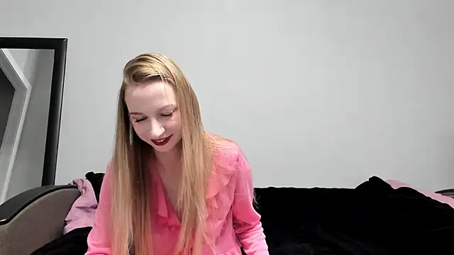 sophieryder online show from October 12, 2025, 9:19 am