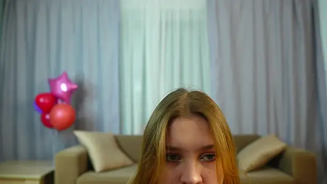 MarindaRuud online show from November 30, 2025, 1:15 pm