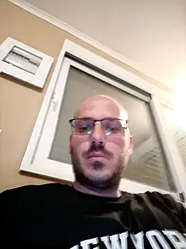 Snapshot of arksex32 chatting on April 14, 2026, 9:54 pm arksex32 online show from April 14, 2026, 9:54 pm