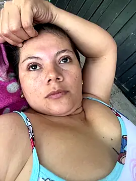 Snapshot of lady_and_charly chatting on December 21, 2025, 5:09 pm lady and charly online show from December 21, 2025, 5:09 pm