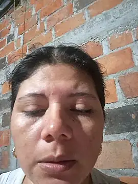 Snapshot of lady_and_charly chatting on January 15, 2026, 1:10 am lady and charly online show from January 15, 2026, 1:10 am