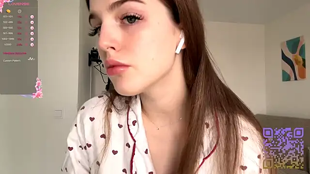 Snapshot of GilySuper chatting on October 29, 2025, 8:05 am GilySuper online show from October 29, 2025, 8:05 am