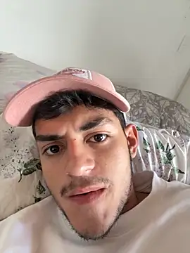 Snapshot of Monson_cl2 chatting on October 12, 2025, 7:57 pm Monson cl2 online show from October 12, 2025, 7:57 pm