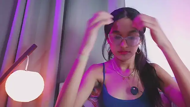 Snapshot of luna_valen chatting on October 27, 2025, 12:42 pm luna valen online show from October 27, 2025, 12:42 pm