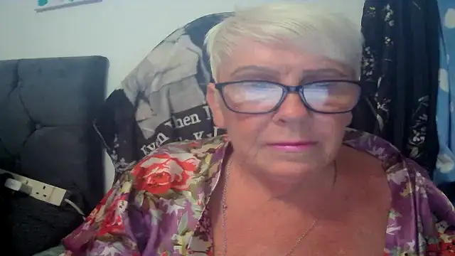 Playful MILF Demi online show from July 8, 2026, 6:12 pm