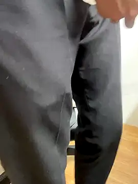 Snapshot of Wuza-H chatting on November 10, 2025, 4:39 pm Wuza-H online show from November 10, 2025, 4:39 pm