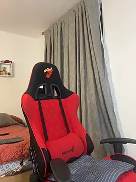 Ezzio Scolaro online show from February 25, 2026, 12:31 am