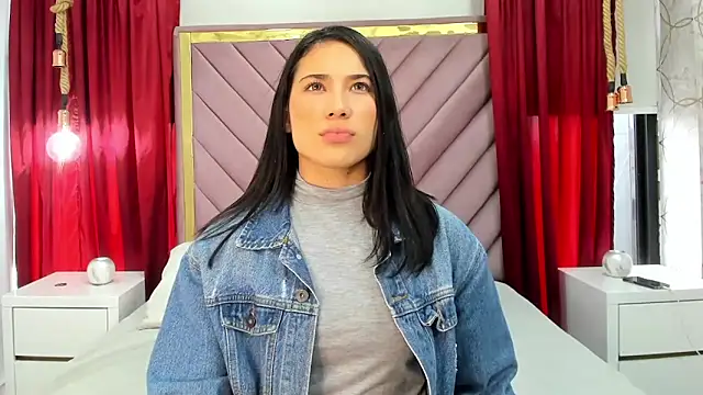 Snapshot of GeorginaFit chatting on December 22, 2025, 7:55 pm GeorginaFit online show from December 22, 2025, 7:55 pm