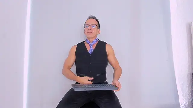  axelking  online show from November 8, 2025, 11:43 am