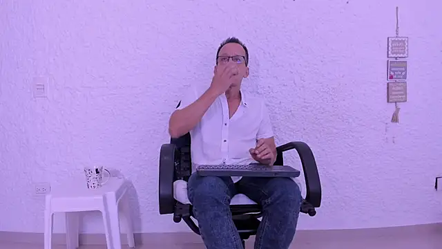 Snapshot of _axelking_ chatting on February 20, 2026, 11:32 am axelking online show from February 20, 2026, 11:32 am