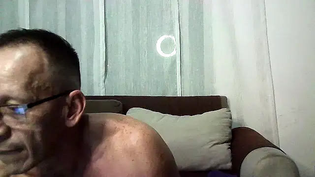 Snapshot of _axelking_ chatting on February 21, 2026, 3:18 am axelking online show from February 21, 2026, 3:18 am