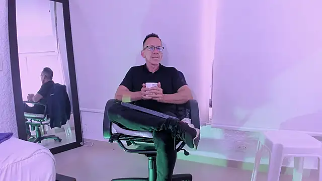 Snapshot of _axelking_ chatting on February 26, 2026, 11:42 am axelking online show from February 26, 2026, 11:42 am