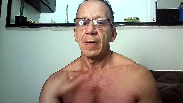 Snapshot of _axelking_ chatting on March 1, 2026, 2:24 am axelking online show from March 1, 2026, 2:24 am