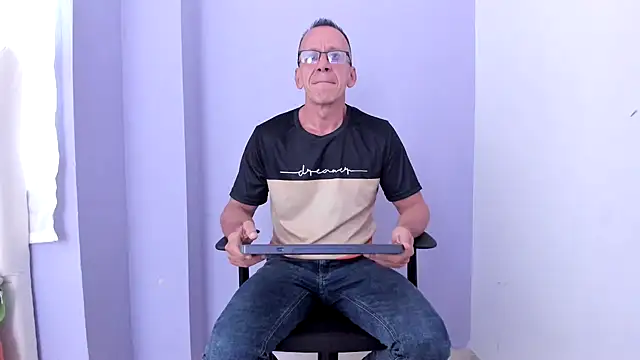 Snapshot of _axelking_ chatting on March 16, 2026, 11:36 am axelking online show from March 16, 2026, 11:36 am