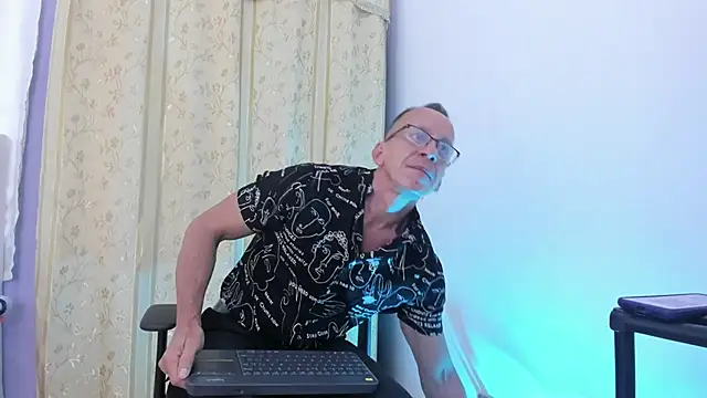 Snapshot of _axelking_ chatting on March 18, 2026, 11:46 am axelking online show from March 18, 2026, 11:46 am