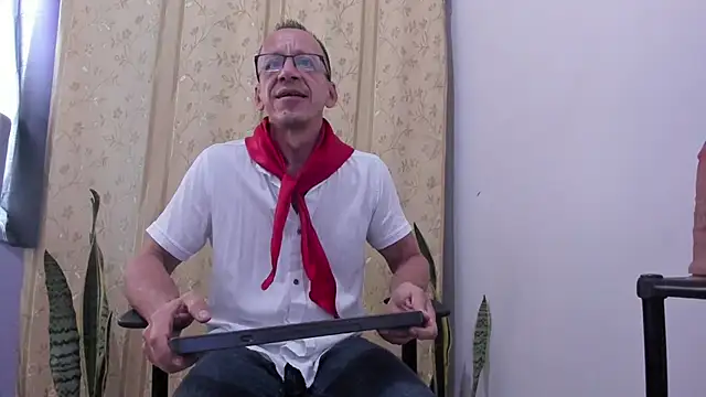 Snapshot of _axelking_ chatting on April 13, 2026, 11:37 am axelking online show from April 13, 2026, 11:37 am