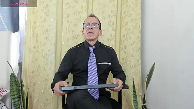  axelking  online show from May 26, 2026, 11:50 am