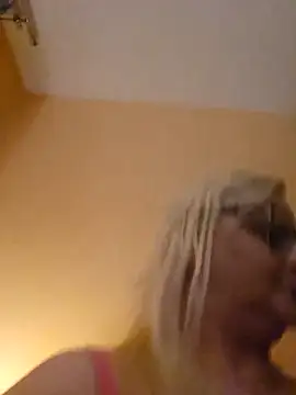 NieMaJazdyBezGwiazdy7883 online show from October 29, 2025, 6:42 pm