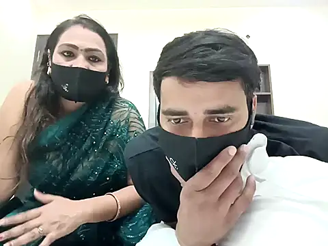 horny milf couple online show from October 27, 2025, 5:17 pm