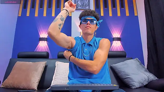 Snapshot of imsammytop chatting on October 22, 2025, 11:32 am imsammytop online show from October 22, 2025, 11:32 am