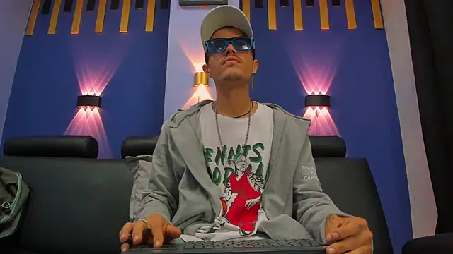 Snapshot of imsammytop chatting on October 29, 2025, 11:23 am imsammytop online show from October 29, 2025, 11:23 am