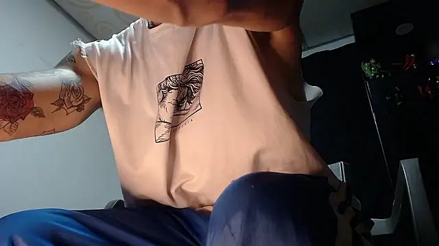 Snapshot of imsammytop chatting on January 14, 2026, 11:42 pm imsammytop online show from January 14, 2026, 11:42 pm