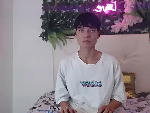 Snapshot of alex_russo__ chatting on October 24, 2025, 3:25 am alex russo online show from October 24, 2025, 3:25 am