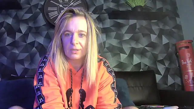 Snapshot of Delichieuse5 chatting on November 29, 2025, 9:07 pm Delichieuse5 online show from November 29, 2025, 9:07 pm