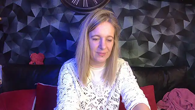 Snapshot of Delichieuse5 chatting on January 12, 2026, 9:09 pm Delichieuse5 online show from January 12, 2026, 9:09 pm