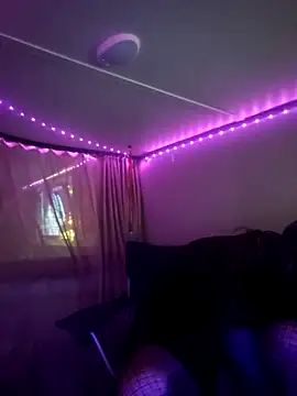 mysissycd online show from October 4, 2025, 6:22 am