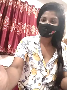 Queen-Any online show from October 30, 2025, 5:24 pm