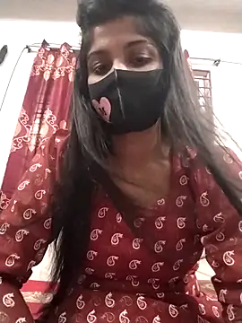 Queen-Any online show from October 31, 2025, 12:28 pm