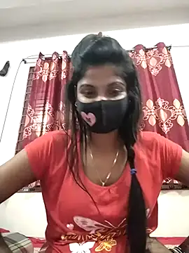 Queen-Any online show from November 10, 2025, 6:18 pm