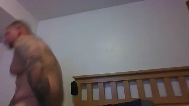 Snapshot of Bighen511@xh chatting on October 31, 2025, 1:17 am Bighen511xh online show from October 31, 2025, 1:17 am