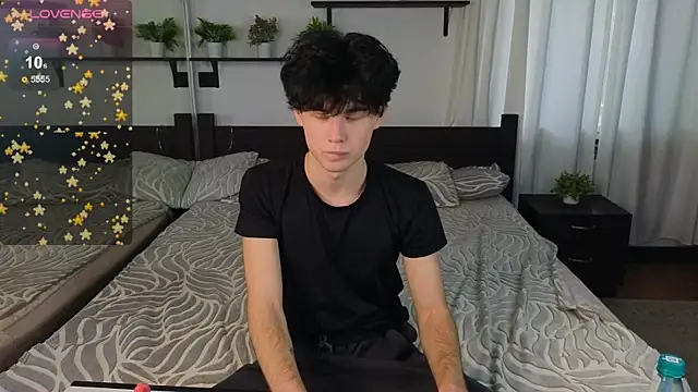 Snapshot of Cute_Mike chatting on October 20, 2025, 2:45 am Cute Mike online show from October 20, 2025, 2:45 am