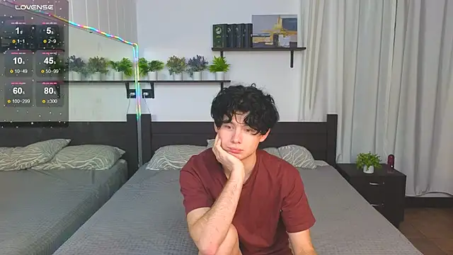 Snapshot of Cute_Mike chatting on November 26, 2025, 7:04 pm Cute Mike online show from November 26, 2025, 7:04 pm