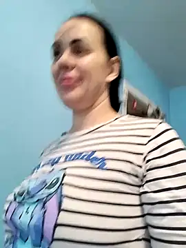 Stefaniyaxq online show from December 2, 2025, 9:58 am