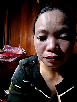 miomio-12 online show from October 12, 2025, 1:10 pm